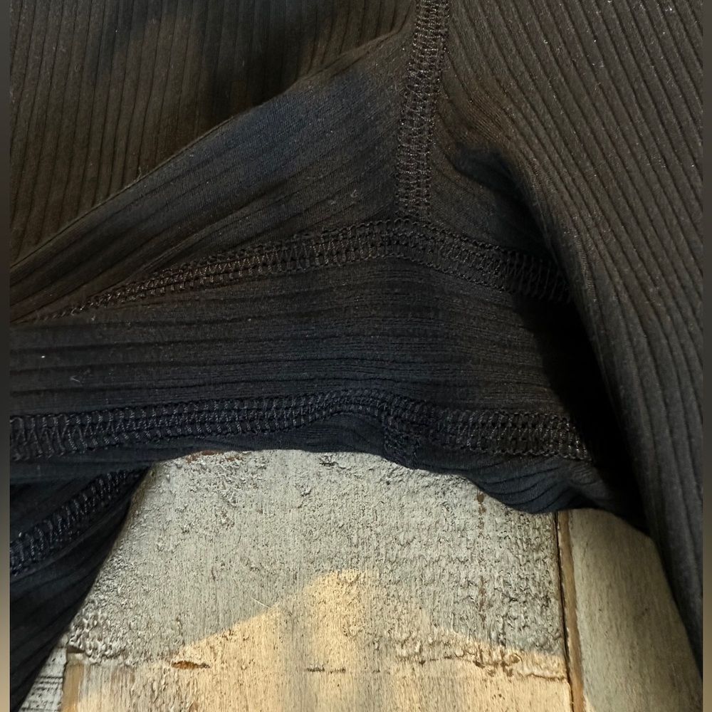 Lululemon Black Flared align ribbed Yoga Pants leggings size 4 28" inseam - Picture 4 of 6